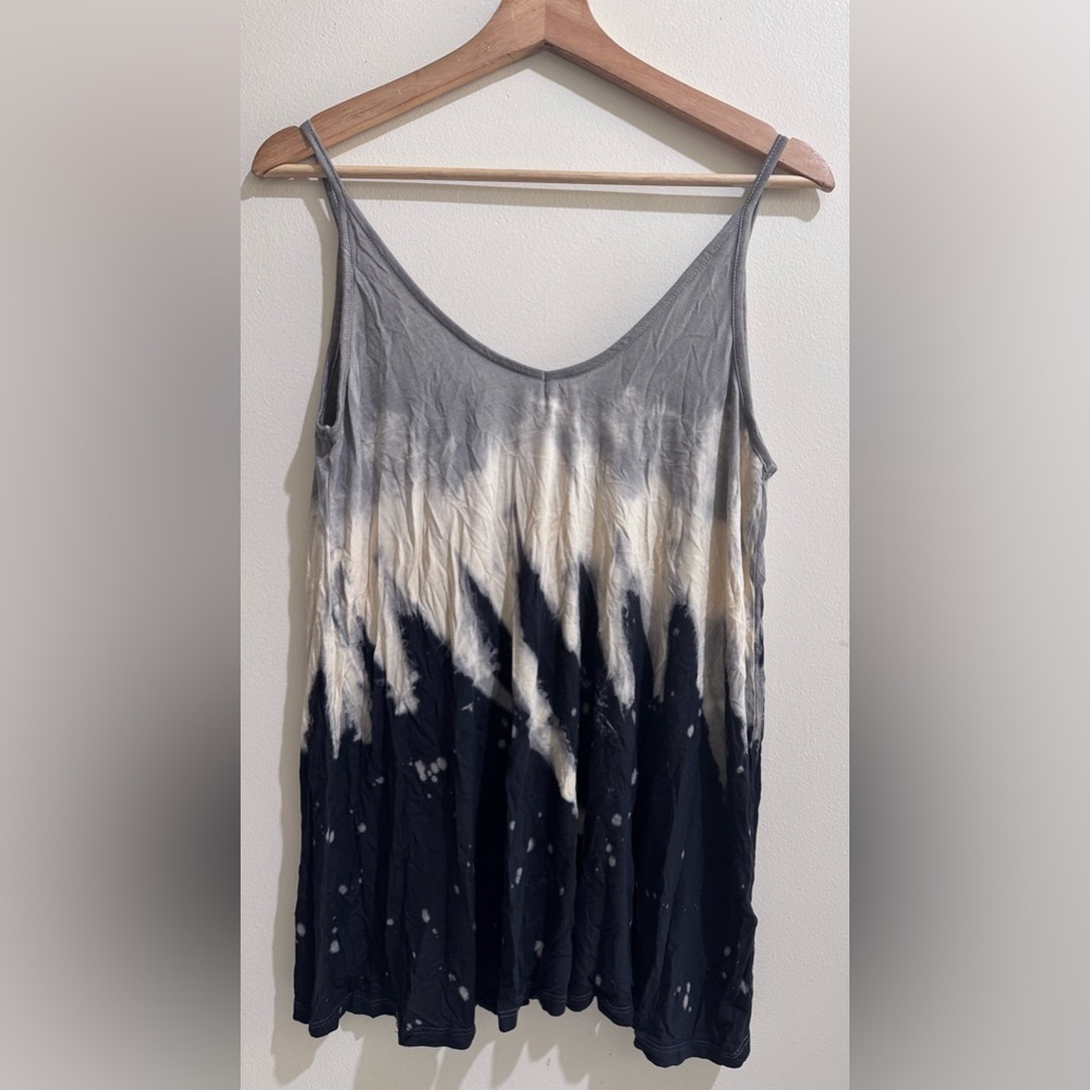 HENRIAL Chic Tie-Dye Camisole in Gray and Black